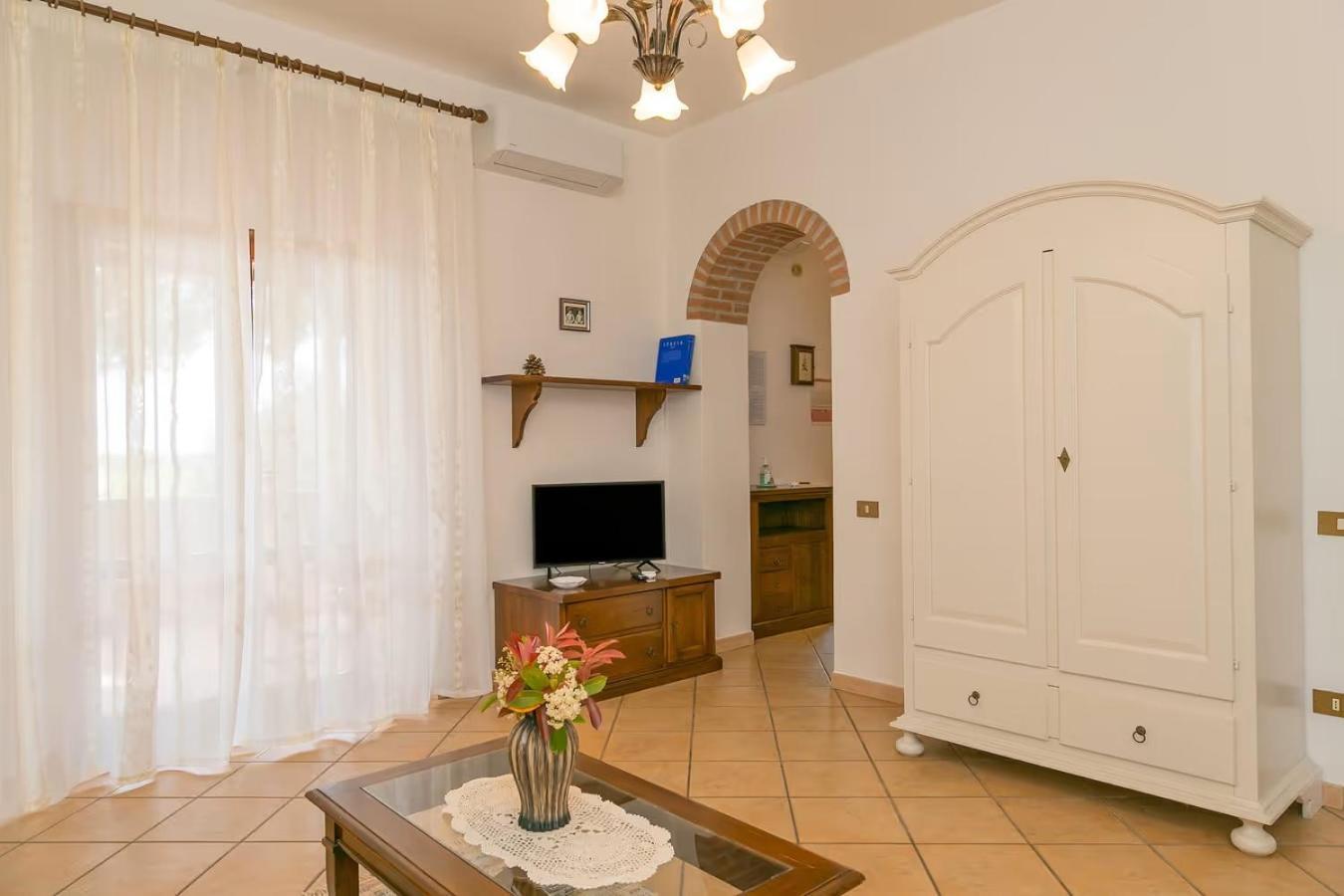 Agriturismo I Debbi 毕博纳 外观 照片