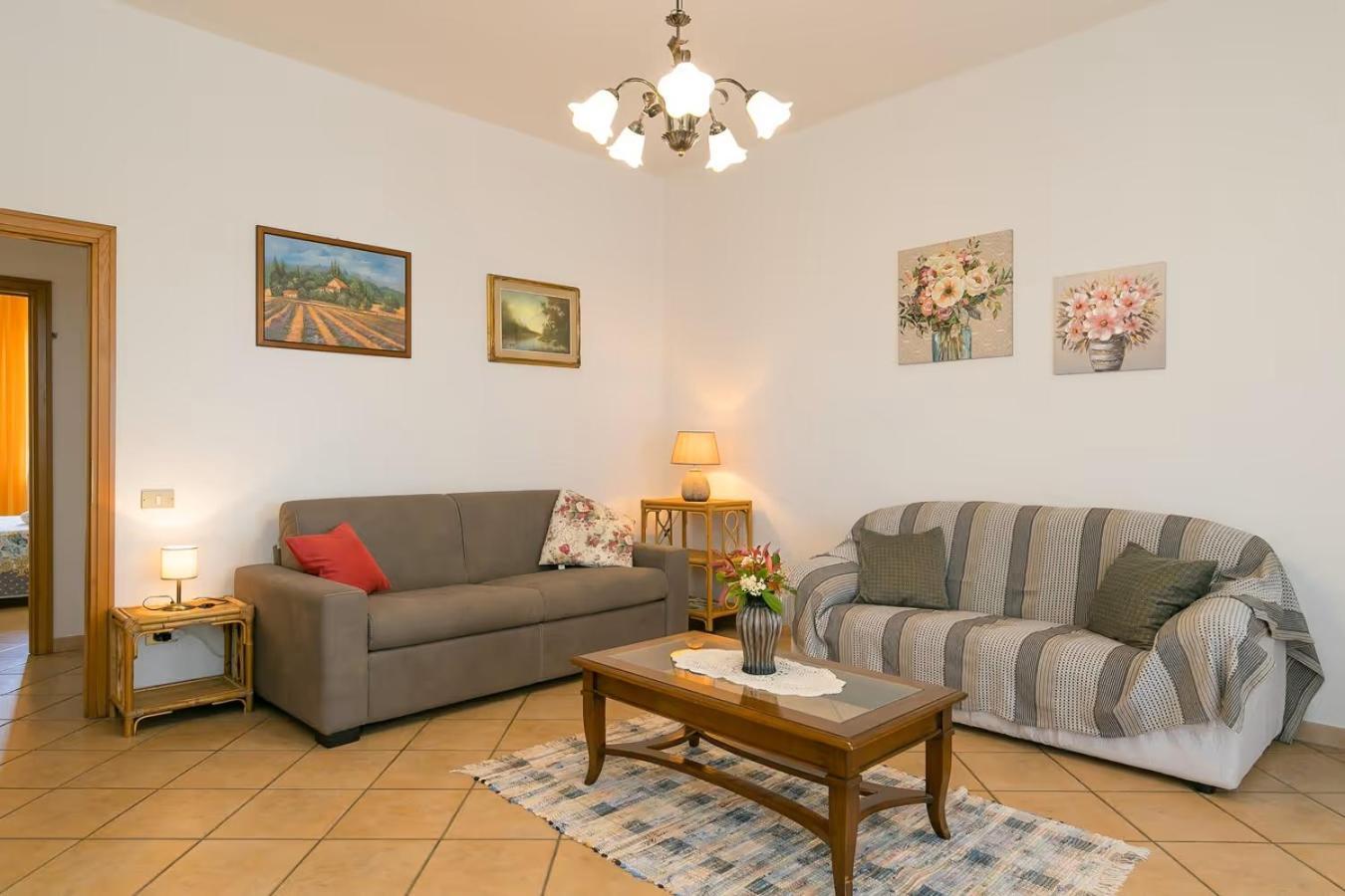 Agriturismo I Debbi 毕博纳 外观 照片