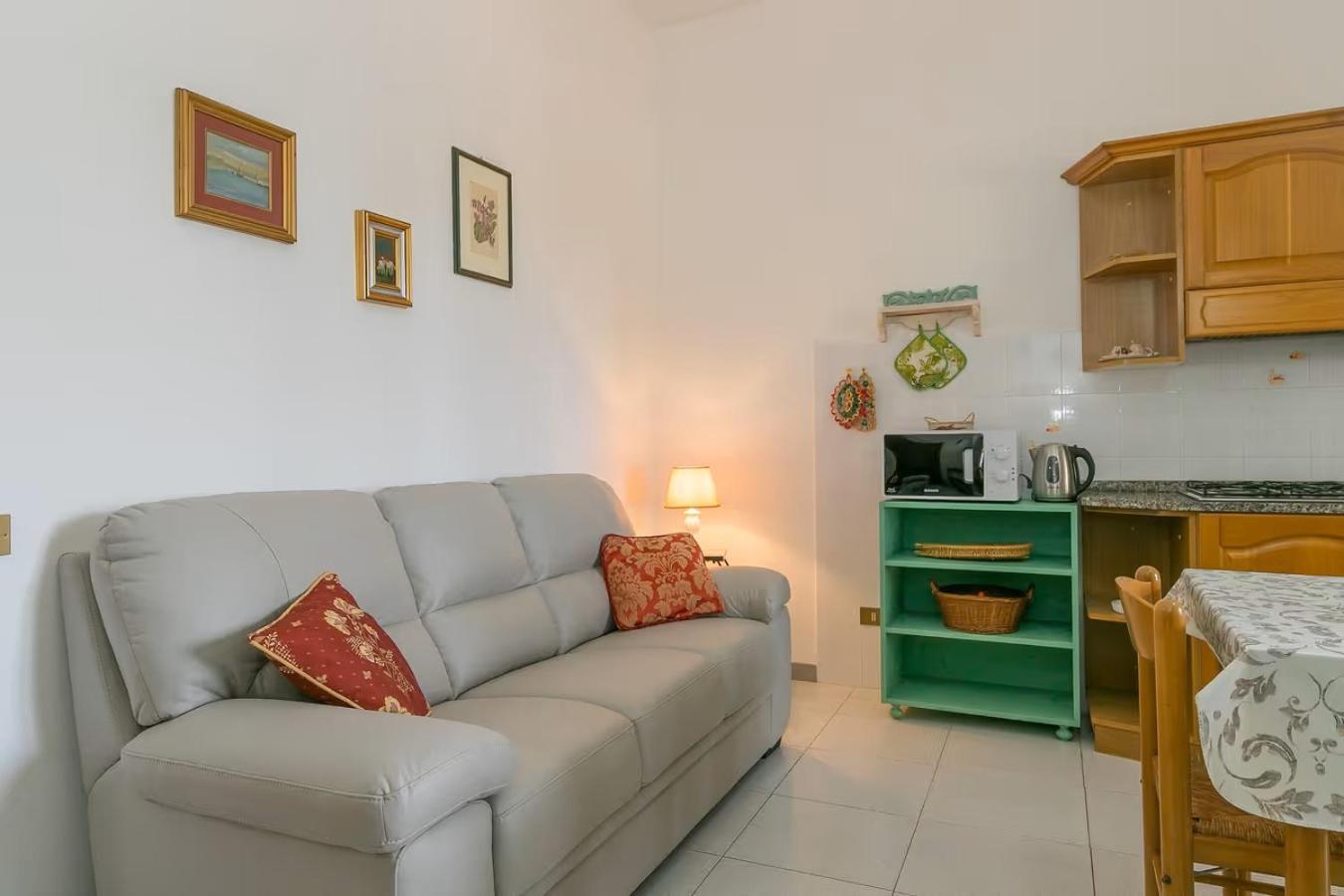 Agriturismo I Debbi 毕博纳 外观 照片