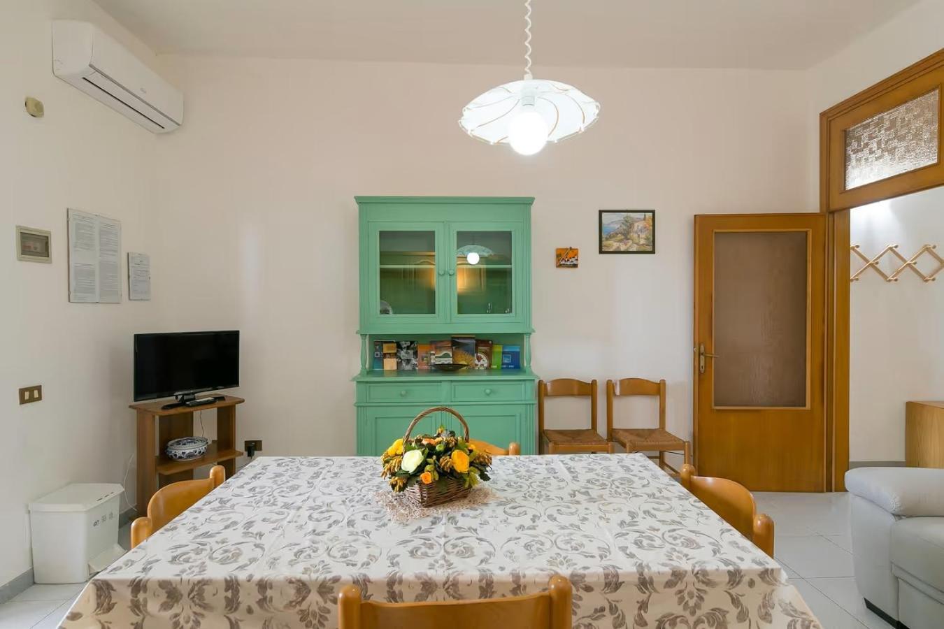 Agriturismo I Debbi 毕博纳 外观 照片