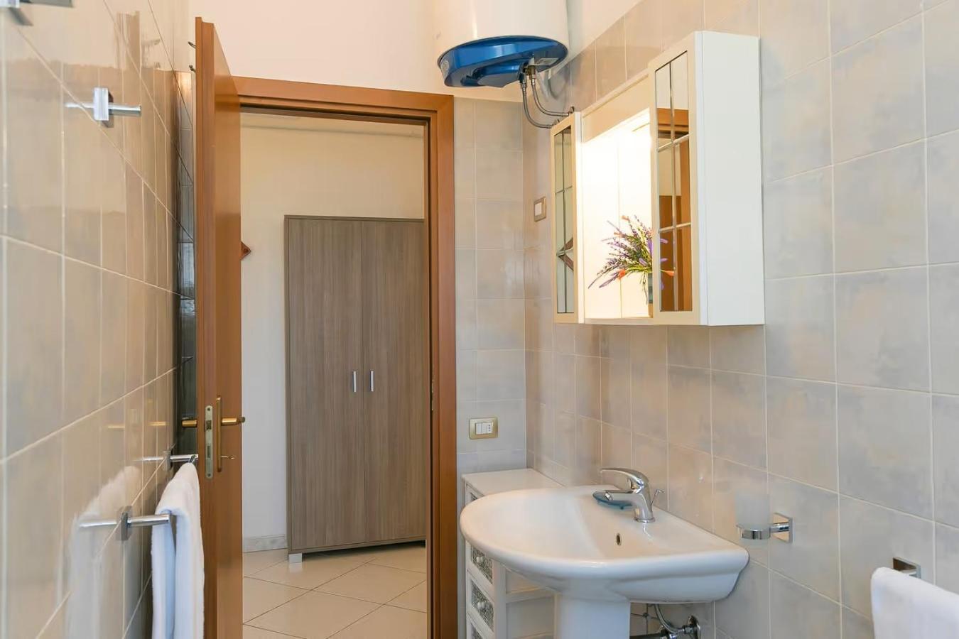 Agriturismo I Debbi 毕博纳 外观 照片